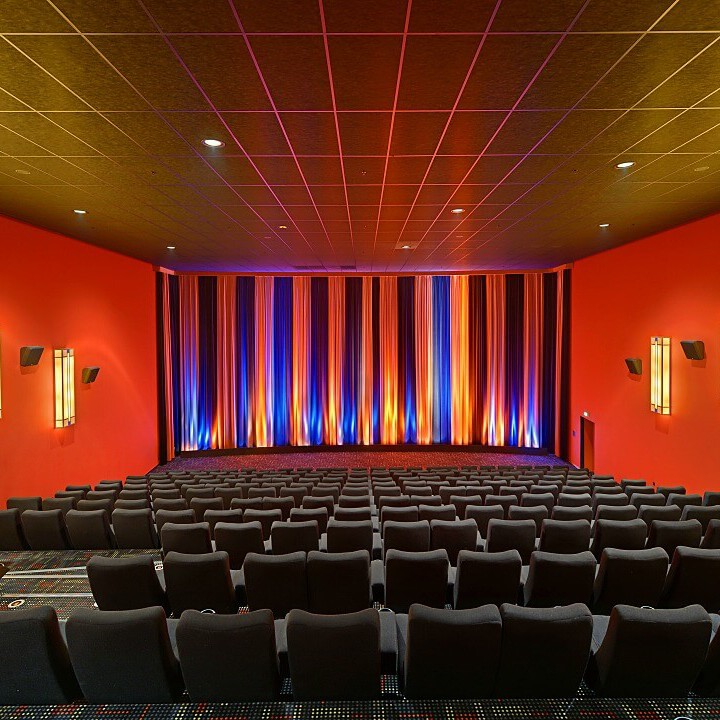 Kinosaal für Betriebsversammlungen buchen- red carpet event