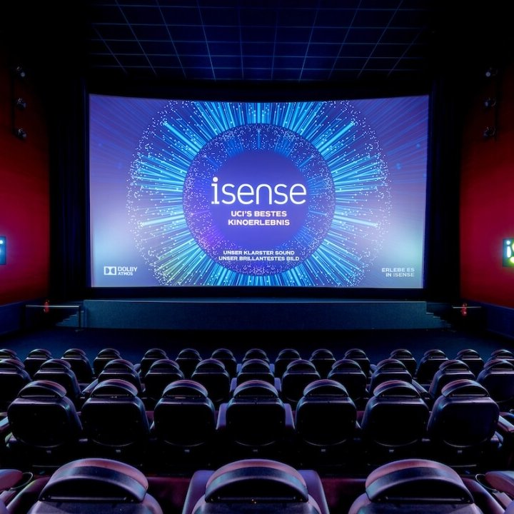 Präsentation im iSense Kinosaal zeigen-red carpet event