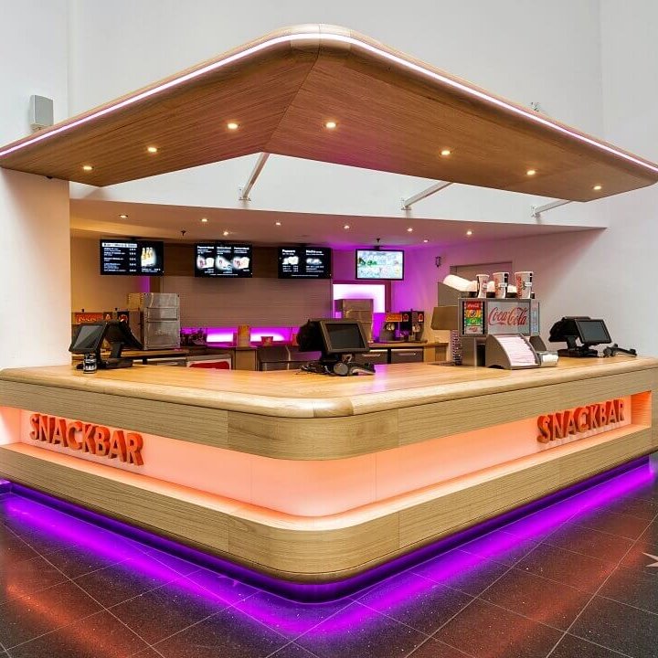 Moderne Bar im Cineplex Bruchsal für Firmenevents-red carpet event