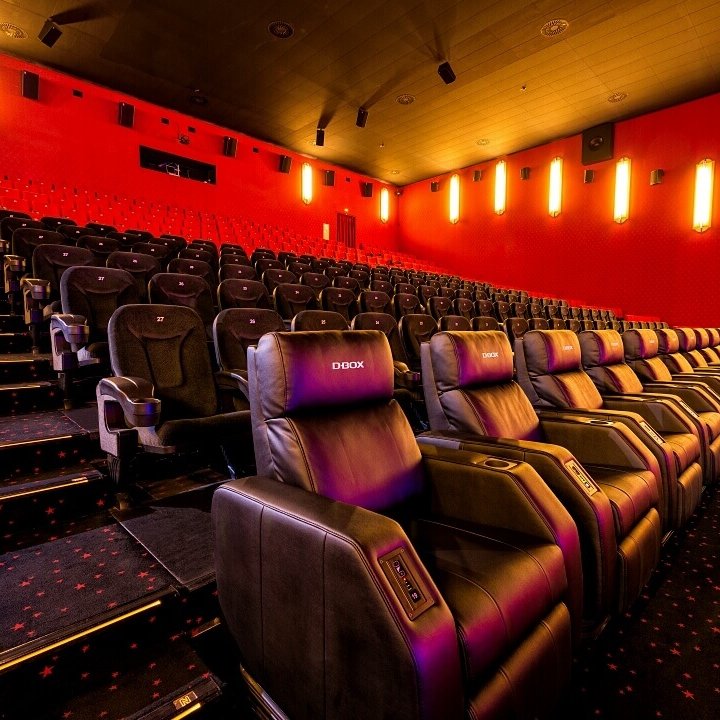 Moderner Kinosaal im Cineplex Bruchsal- Red Carpet Event